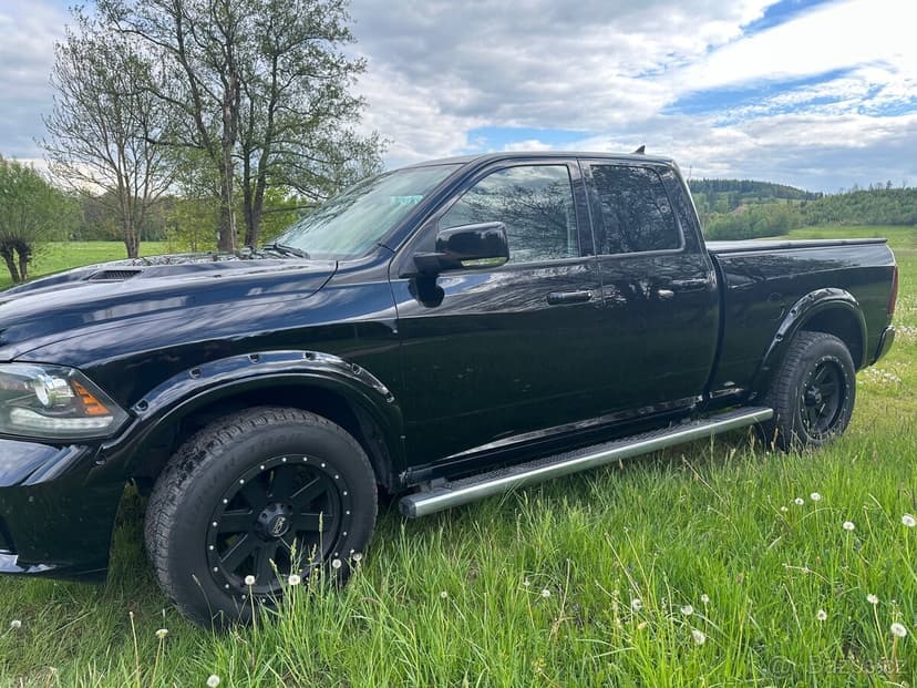 Dodge RAM 1500 Sport 5.7 HEMI 4x4
