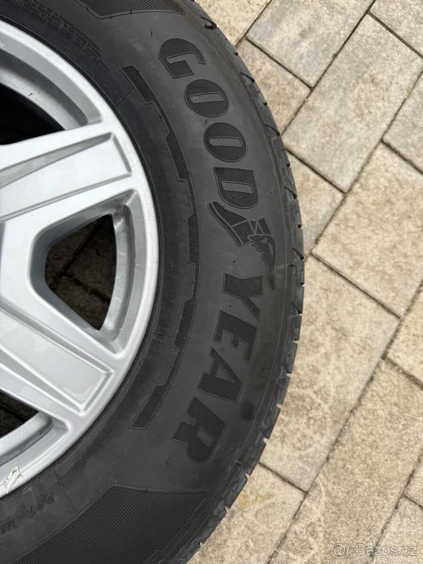 Kompletní orig. kola VW 255/70/17 - Amarok