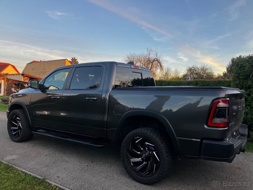 Dodge Ram 1500 Rebel 5.7 V8 HEMI 2019 - NEBOURANÝ