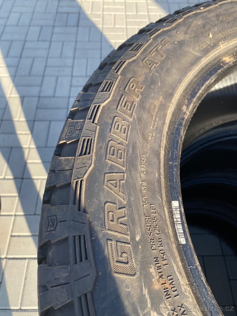 255/60/20 AT Offroad pneu