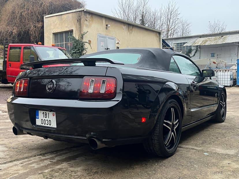 Mustang GT V8-manual Turbo nehavarováno LPG