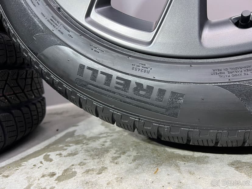 Range Rover sport r21 zimní  nepoužité top