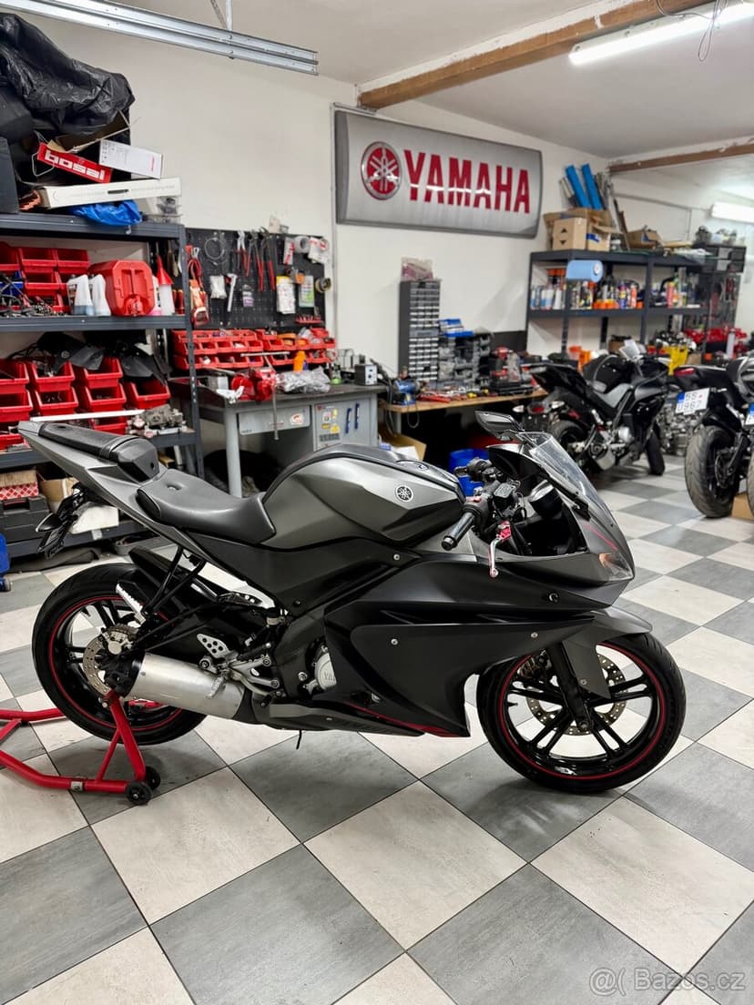 Yamaha YZF-R125 2011 26000KM TOP STAV ZÁRUKA