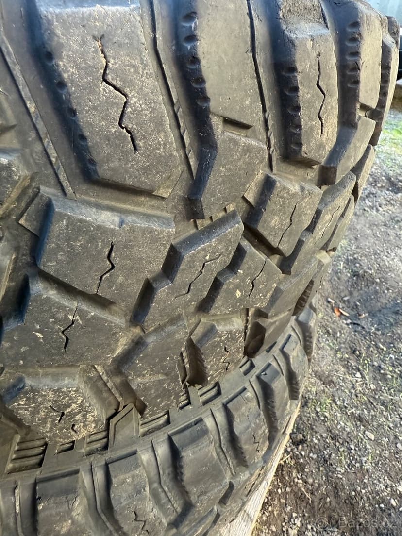 Pneu COOPER DISCOVERER STT PRO 35x12,5r15