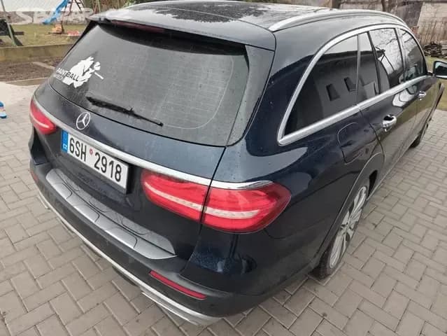 MB E 220d 4Matic,AllTerrain,Tažné,Webasto,Kamera.