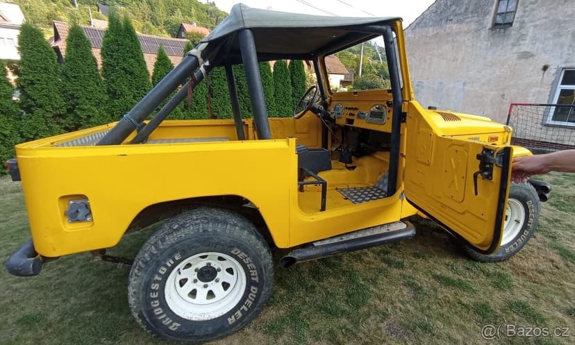TOYOTA LAND CRUISER FJ40 - benzín, bez RZ