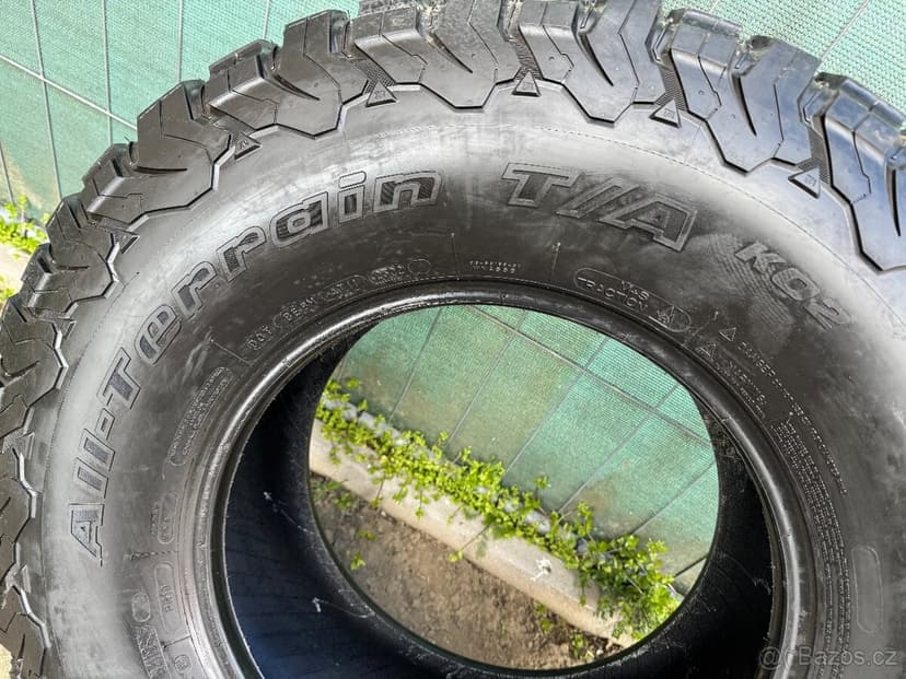 Prodám jednu ofroud pneumatiku  BFGoodrich All Terrain T/A K