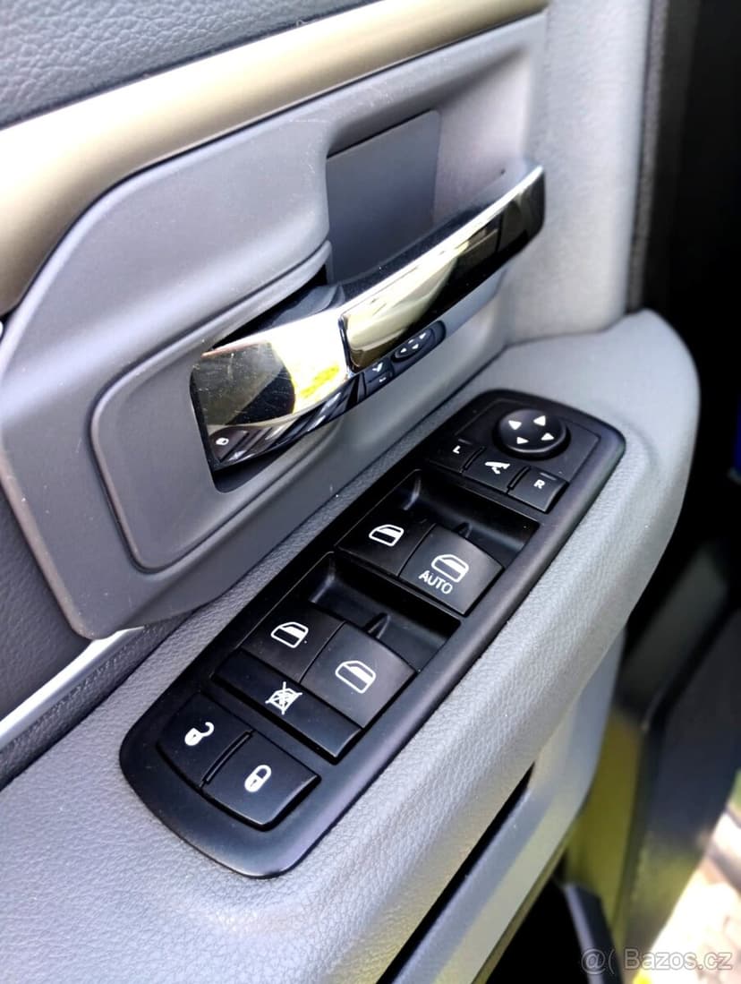 Dodge RAM 1500  5,7 Hemi