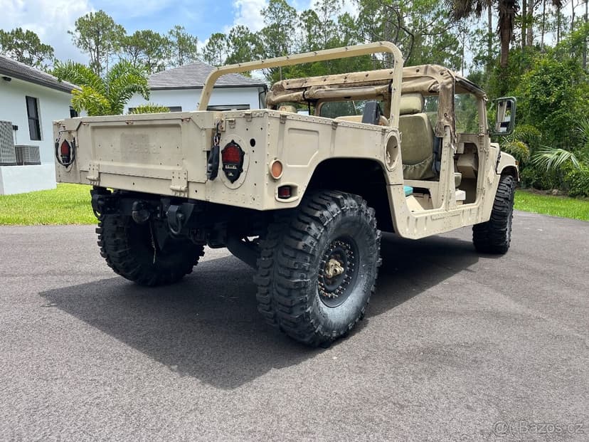 Hummer H1 humvee