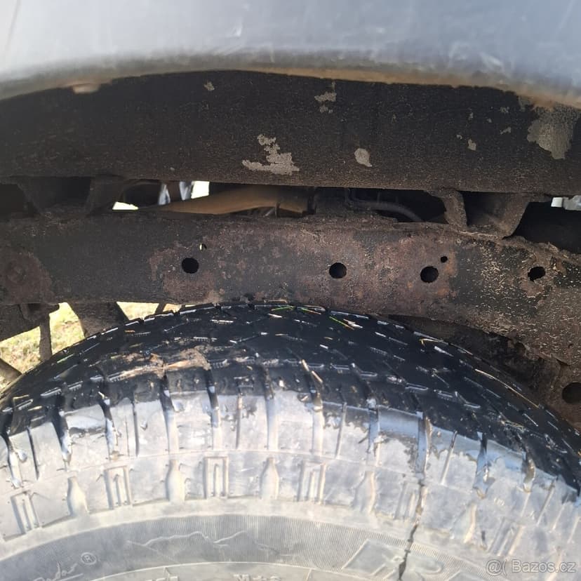 Nissan navara d22 r.v2004 najeto112tkm