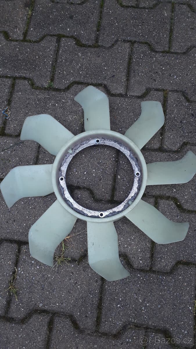 Full led světlo,nárazník aj.díly Nissan Navara D23 NP300