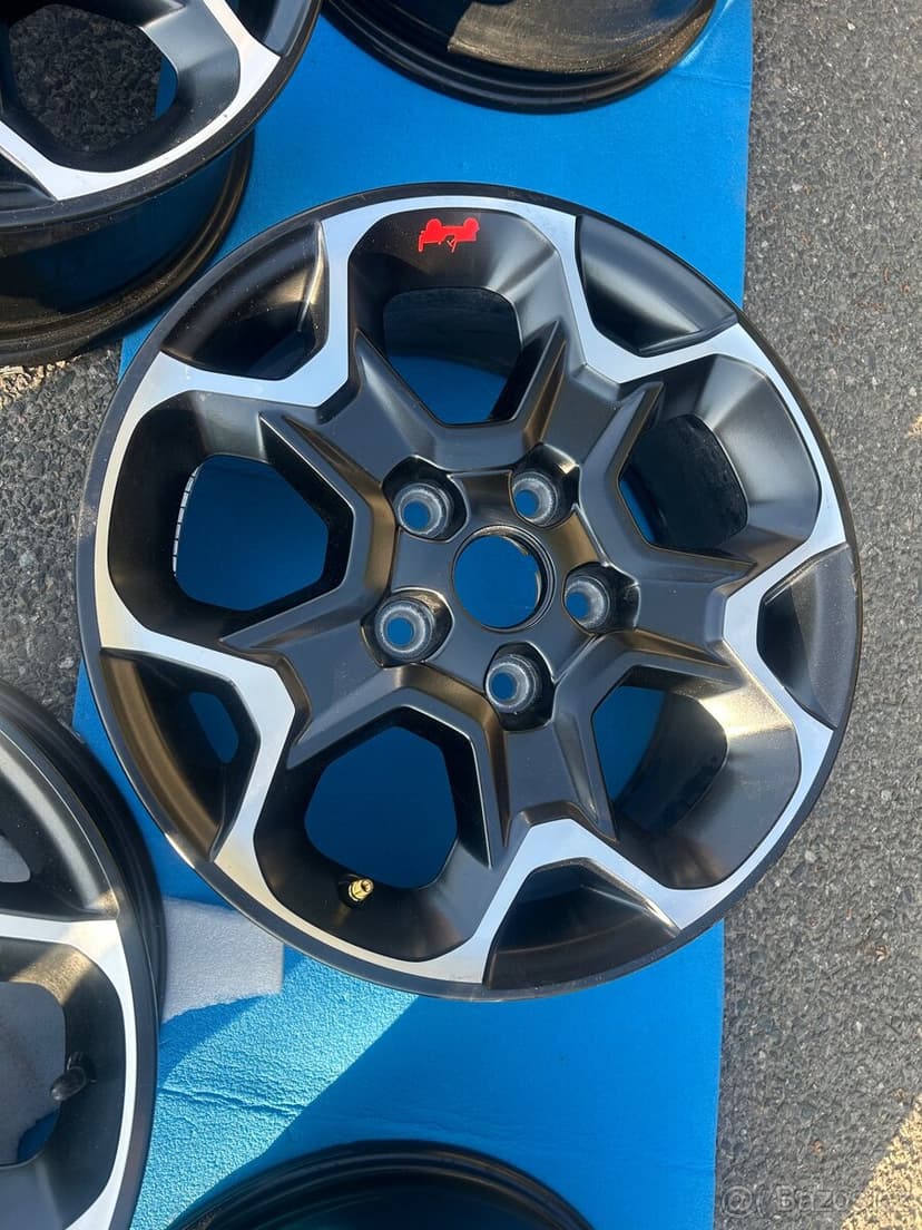 Jeep Wrangler JL JK Rubicon Sahara Gladiátor r17