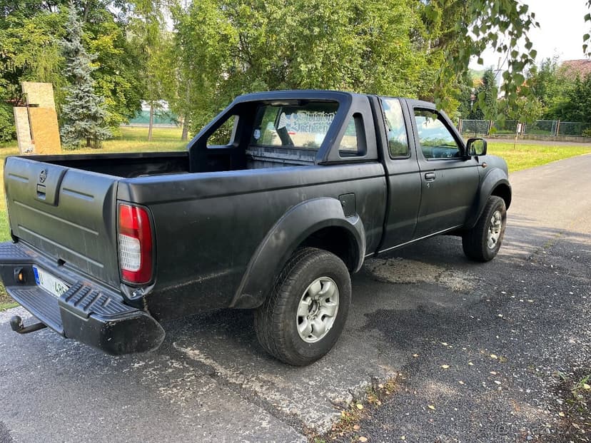 Navara D22 offroad 4x4