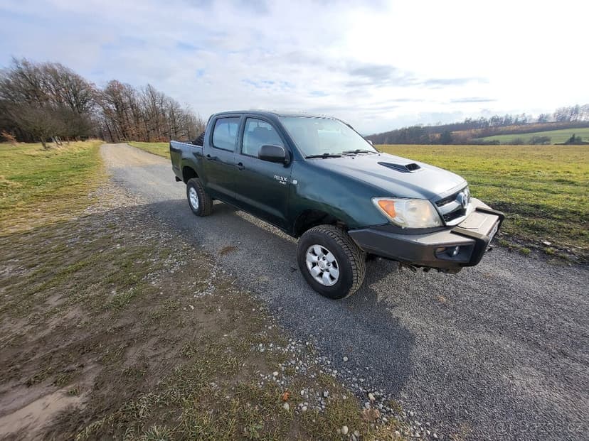 Prodám Toyotu hilux 2.5 d4d 88kw 2008