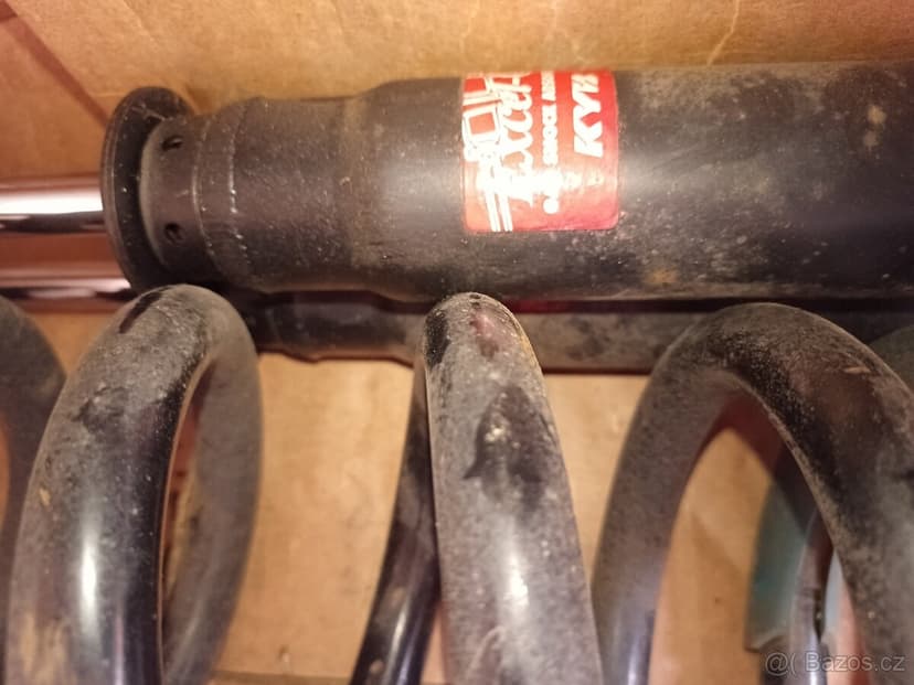 Jeep Grand Cherokee WK2 2014 pružiny a tlumiče