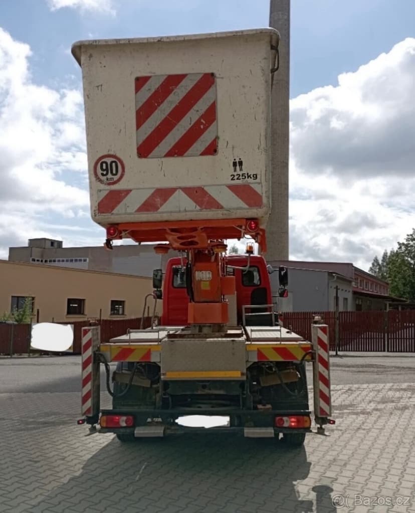 Avia D120 - montážní plošina