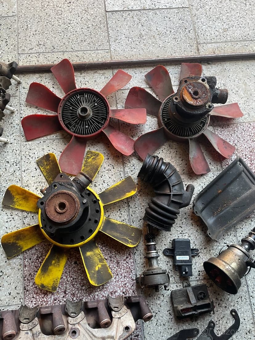 Díly motorů Ford 2,0 OHC Pinto LEVNĚ