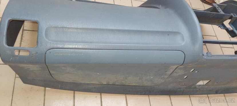 Palubní deska Toyota Land Cruiser 90/95