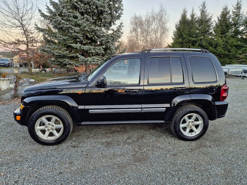 Jeep Cherokee 2.8 CRD Limited 4x4 /automat/ tažné 3,5t