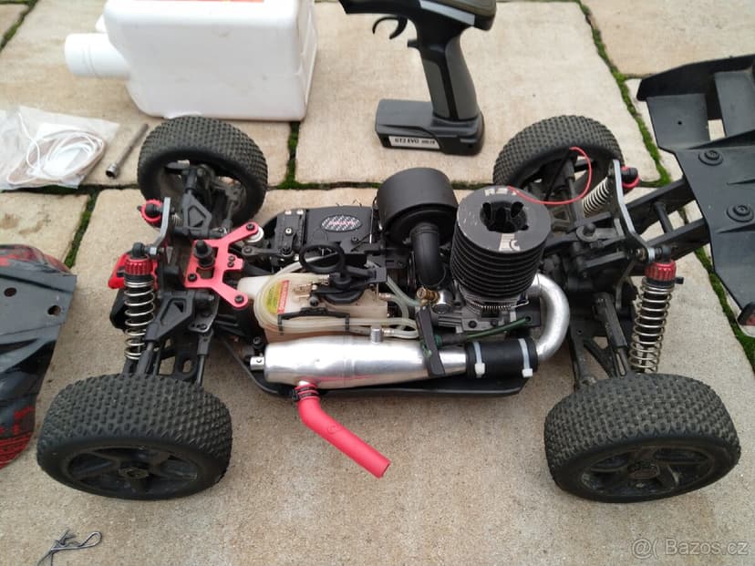 Prodám RC model 1:8 spalovací 4x4 Buggy