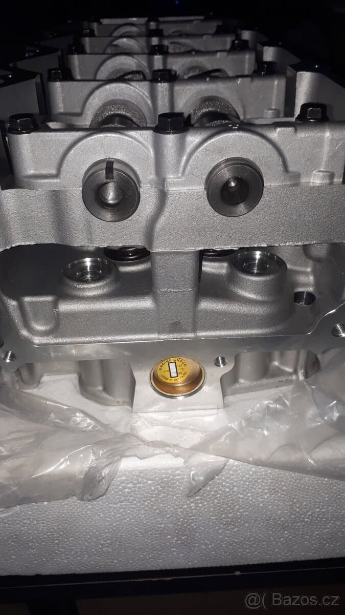 Nissan navara YD25...R51 Kompletni hlava NOVÁ