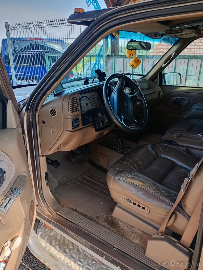 CHevrolet Suburban -DIESEL- 4x4