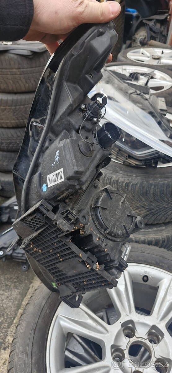 Leve predni svetlo range rover evoque