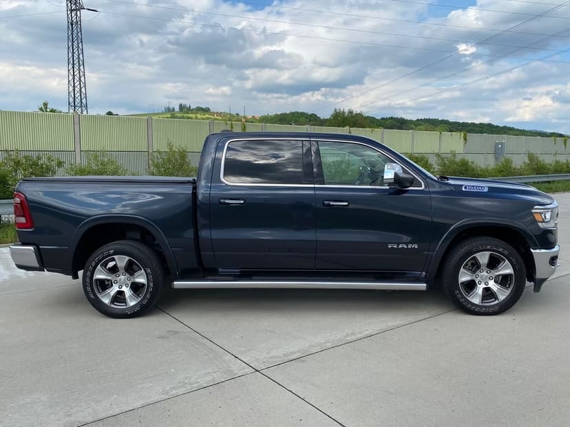 Dodge RAM 5.7L V8 HEMI LARAMIE 2019
