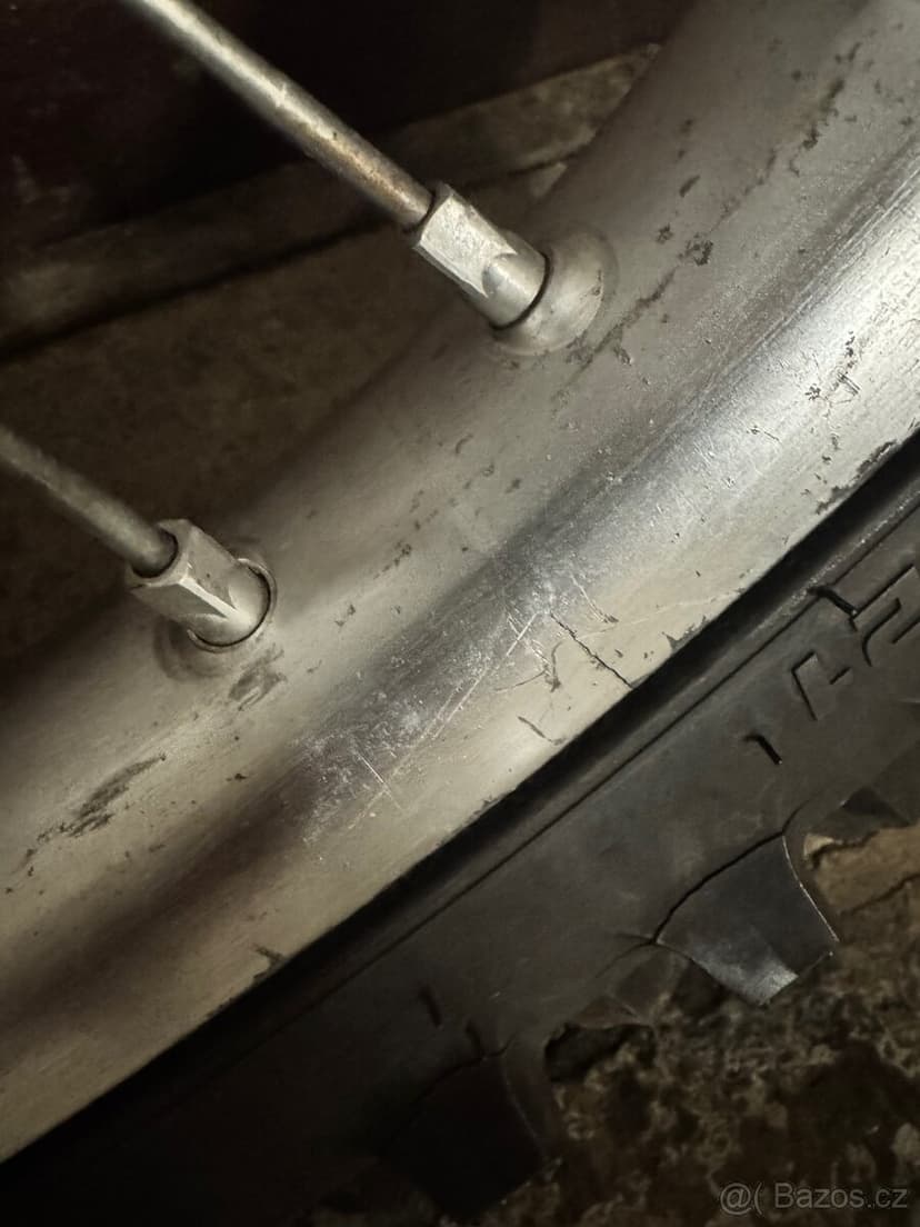 Kola Kawasaki KX 2004