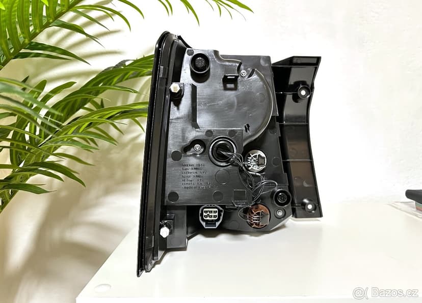 Zadné svetlo LED OEM RANGE ROVER SPORT L320 2006-2013 (FL)