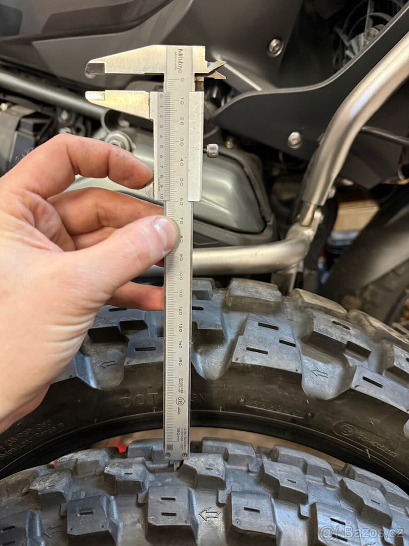 Prodám starší pneu motoz tractionator adventure