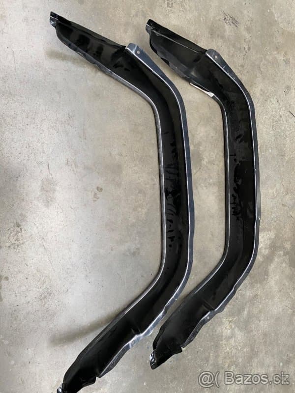 Vnútorný lem zadného blatníka Toyota Land Cruiser 70-73