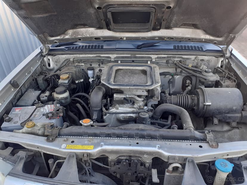 Nissan Navara D22 2.5TD 100kW stříbrná ND