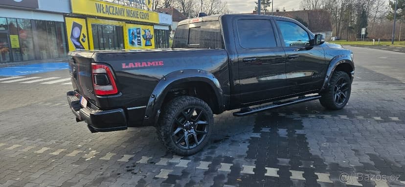 DODGE RAM LARAMIE 5.7 HEMI 4X4 401PS OFF-ROAD
