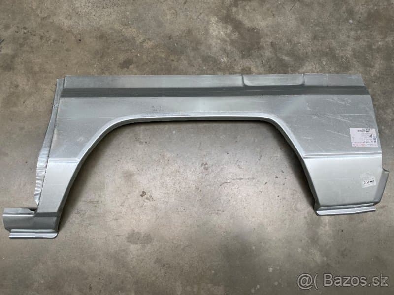 Lem zadného blatníka Toyota Land Cruiser 70-73