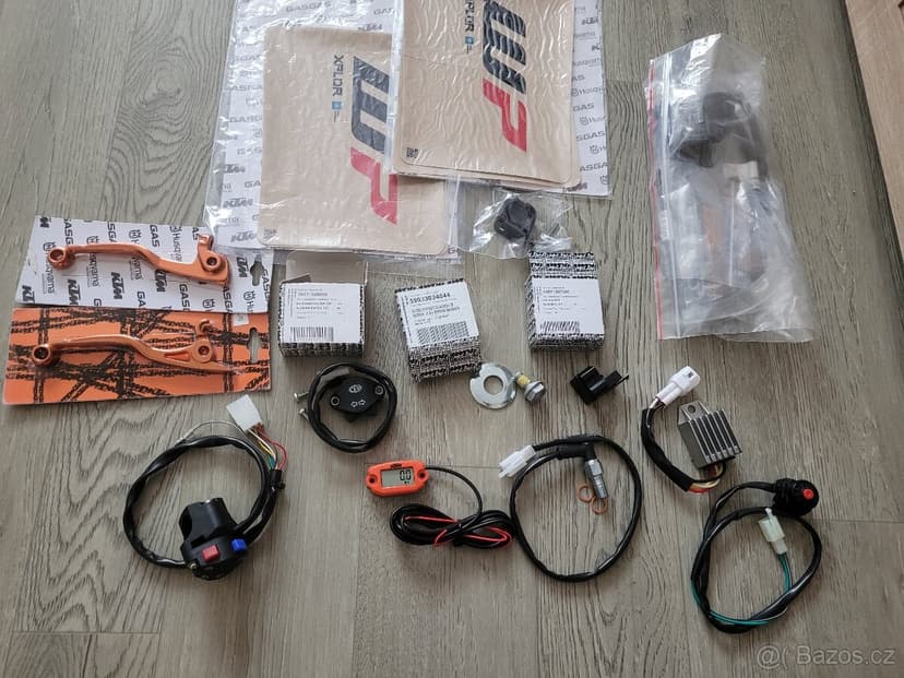 KTM EXC - elektrika,konektory piny zásuvky 2T 4T