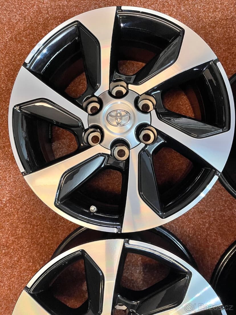 6x139.7 R17 originál Alu Toyota Hilux 2020 + senzor