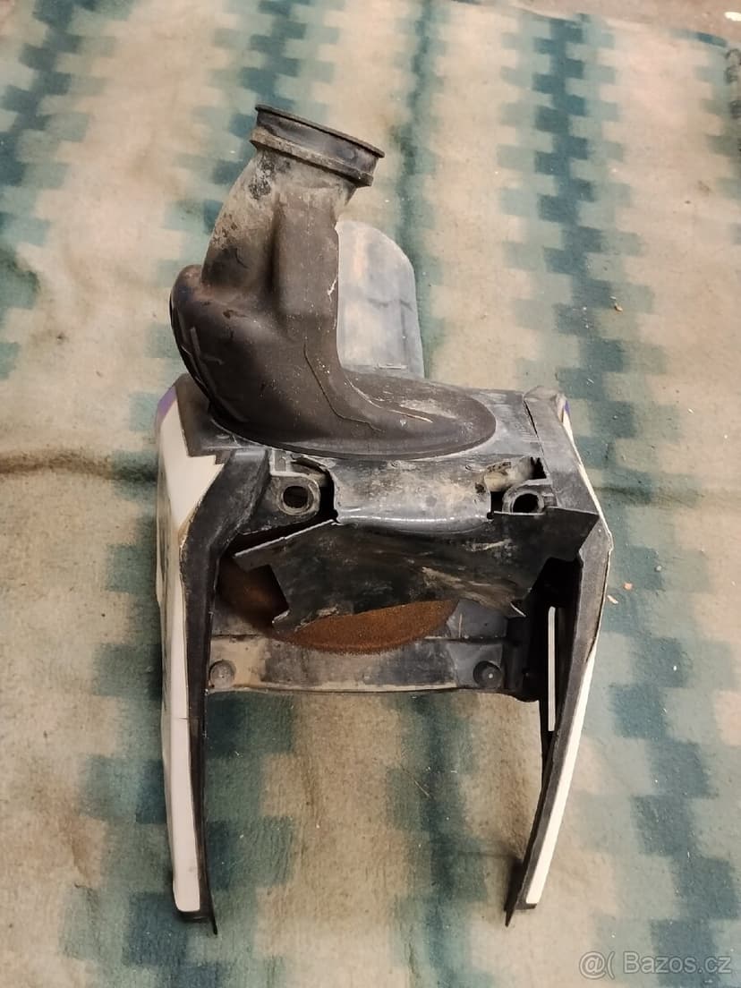 Prodám airbox Yamaha YZF250