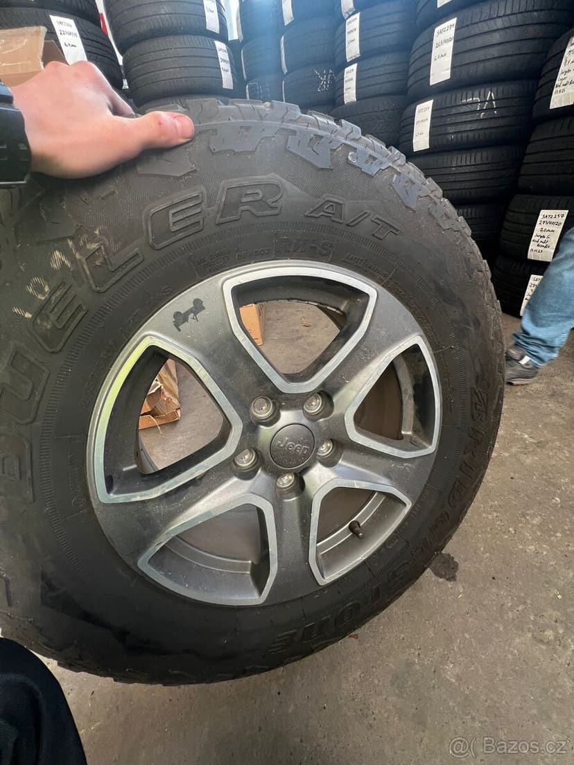 Jeep Wrangler sada 5ks kola r17 245/75