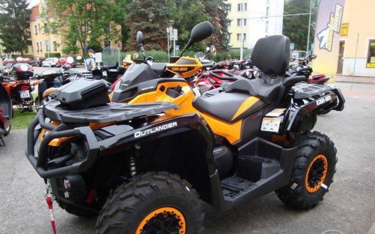 Čtyrkolka CAN-AM Outlander Max 1000 XT-P