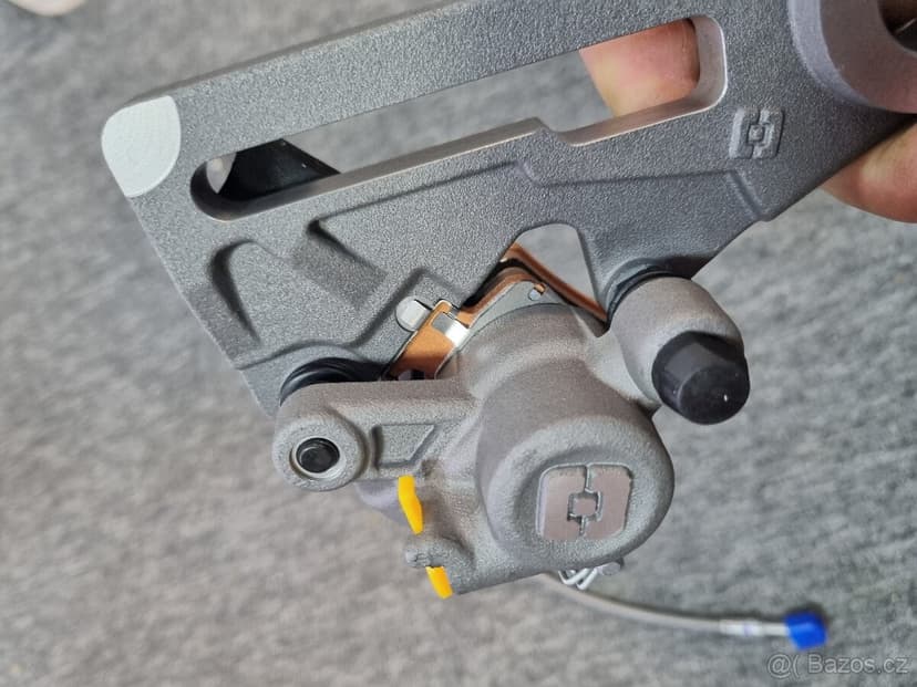 Zadní brzda Husqvarna TE 300 24-24 komplet nová.