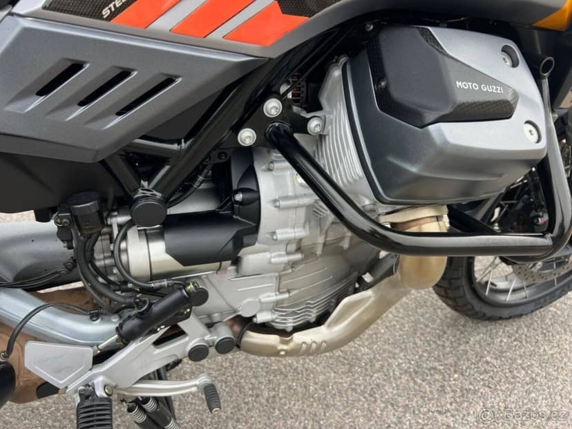 Moto Guzzi V 100 Stelvio