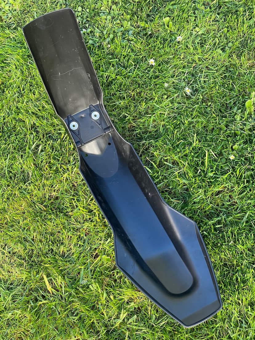 Přední blatník Husqvarna FE (2017–2023) – nový, černý