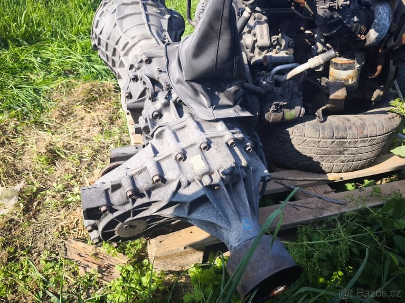 Motor nissan D22, 76kw, převodovka, rozvodovka, atd.