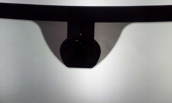 Jeep Cherokee čelní sklo