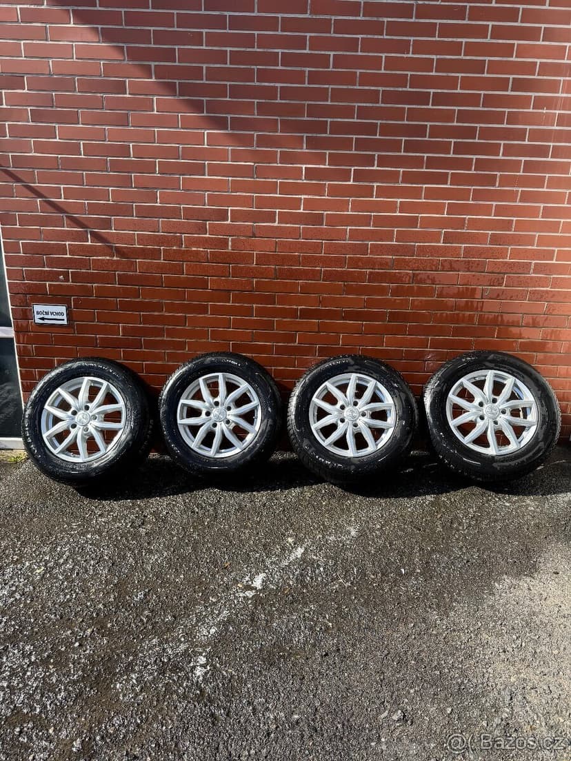 Komplety kol R17 Jeep