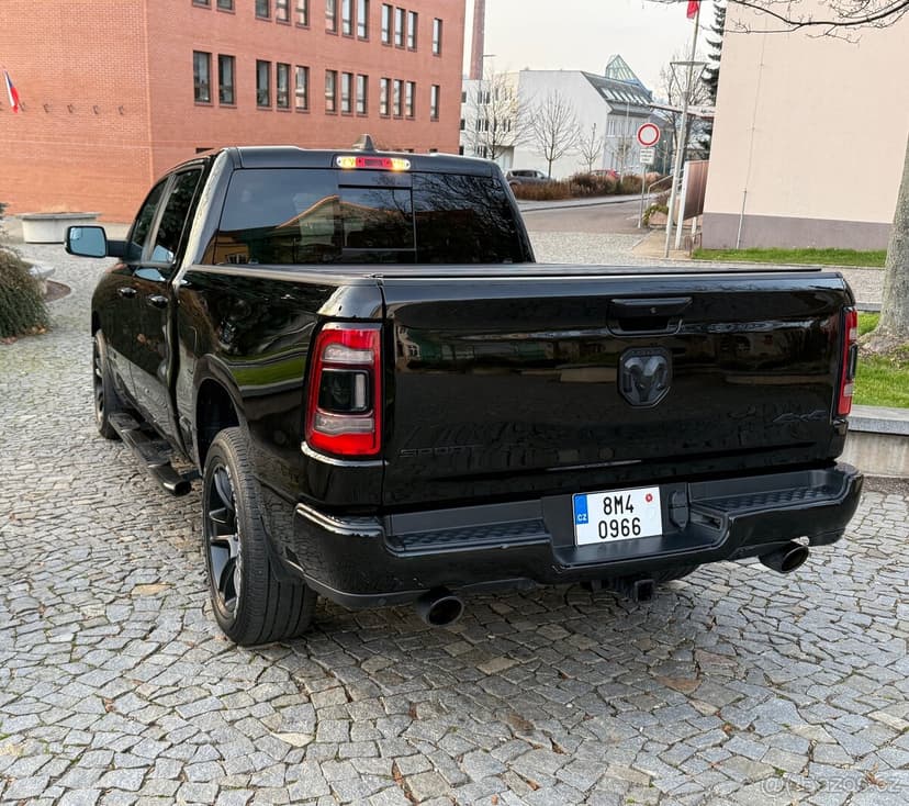 DODGE RAM 1500 SPORT 2020