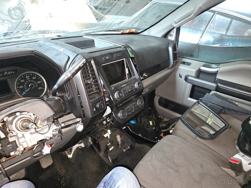 Ford F150 rok 2017 kompletní kabina