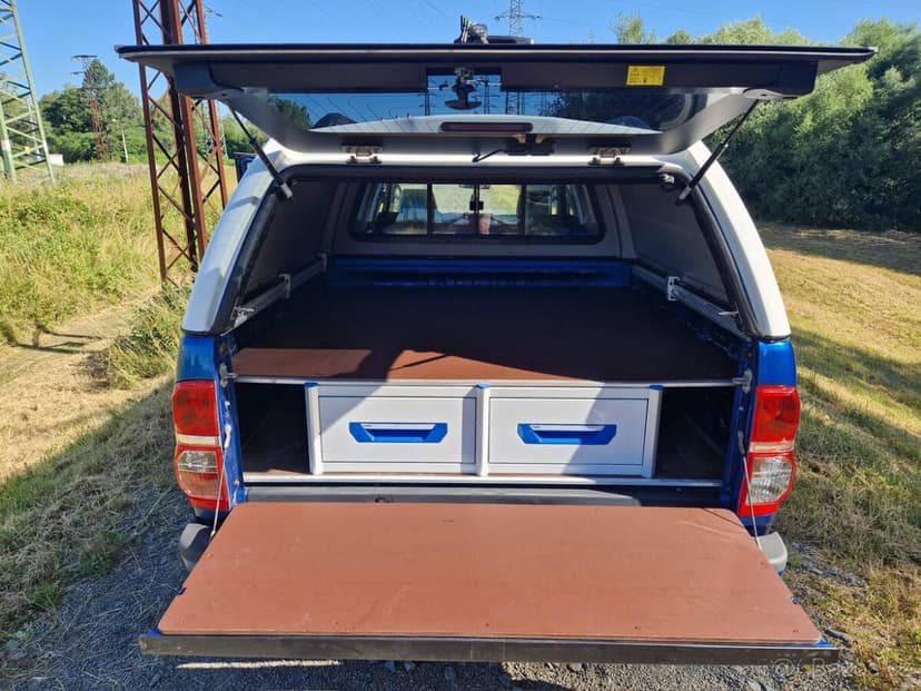 Toyota Hilux 2,5 D-4d, DoubleCab 106 kW, 1 majitel, ČR,