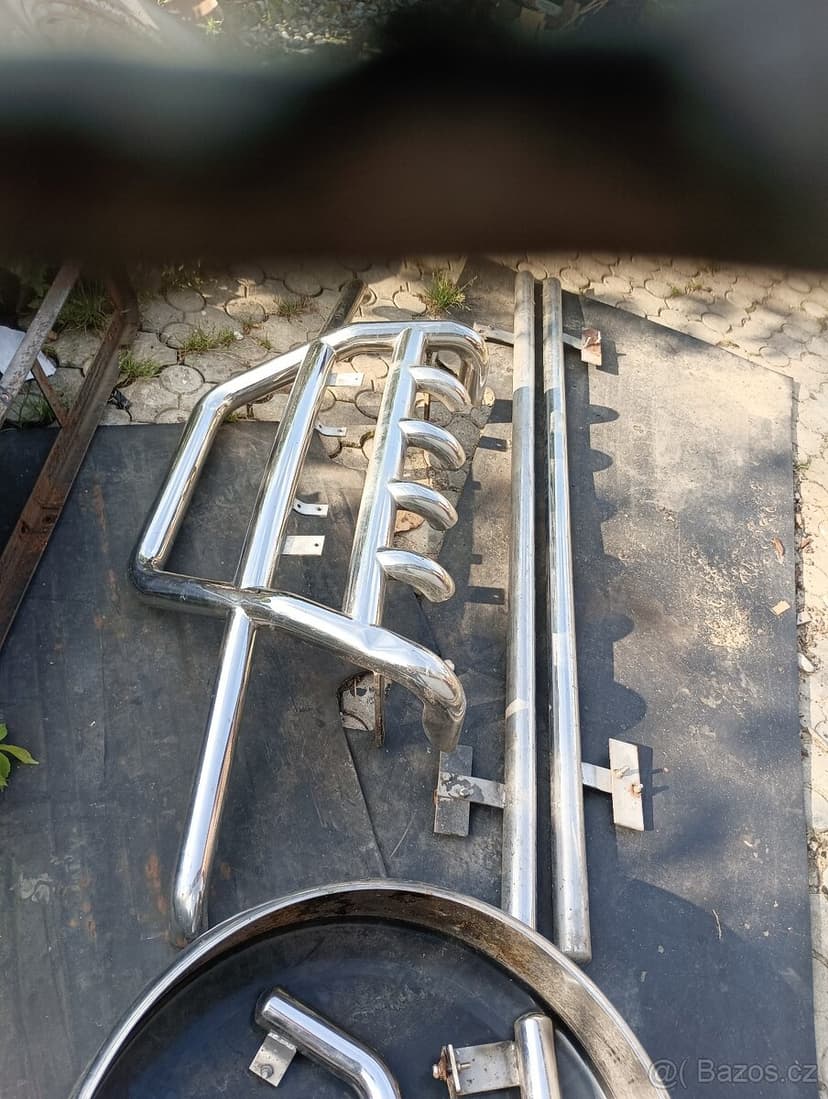 Nerez ochranný rám . Nášlapy , kryt rezervy